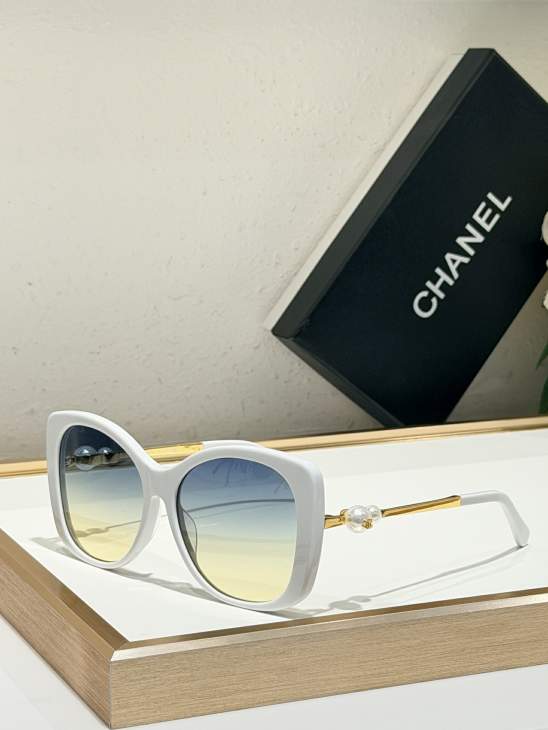Picture of Chanel Sunglasses _SKUfw80443490fw